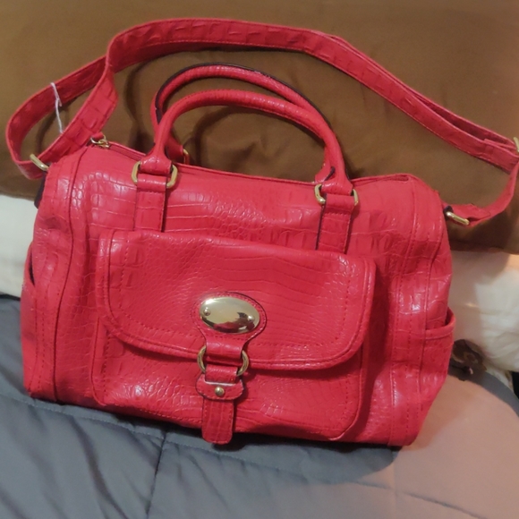Red Array purse - Picture 2 of 4